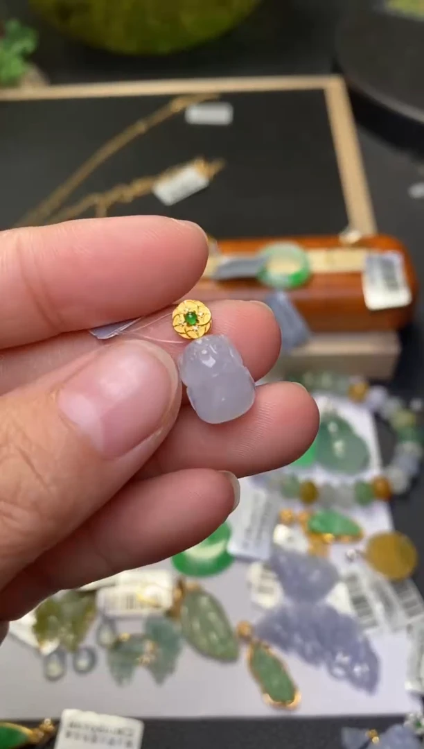 颈饰18K金镶嵌翡翠净货39026