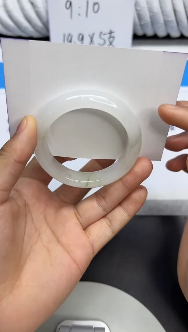 未镶嵌手镯石英质玉5/50.7