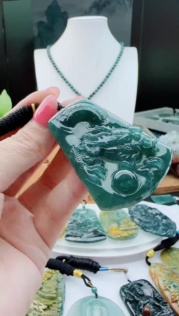 【闪购商品】翡翠颈饰未镶嵌111111111