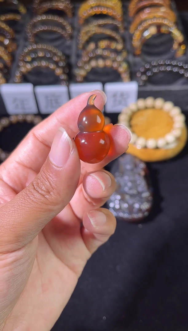 琥珀颈饰未镶嵌31.5*17mm金棕葫芦吊坠3.8g