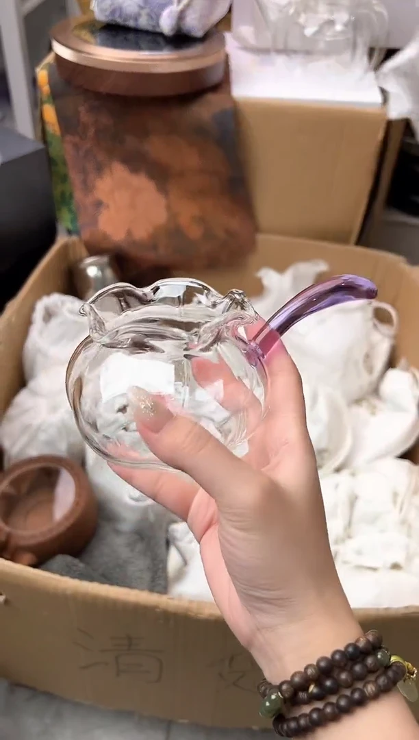 禾墨清妍侧把浅紫色
