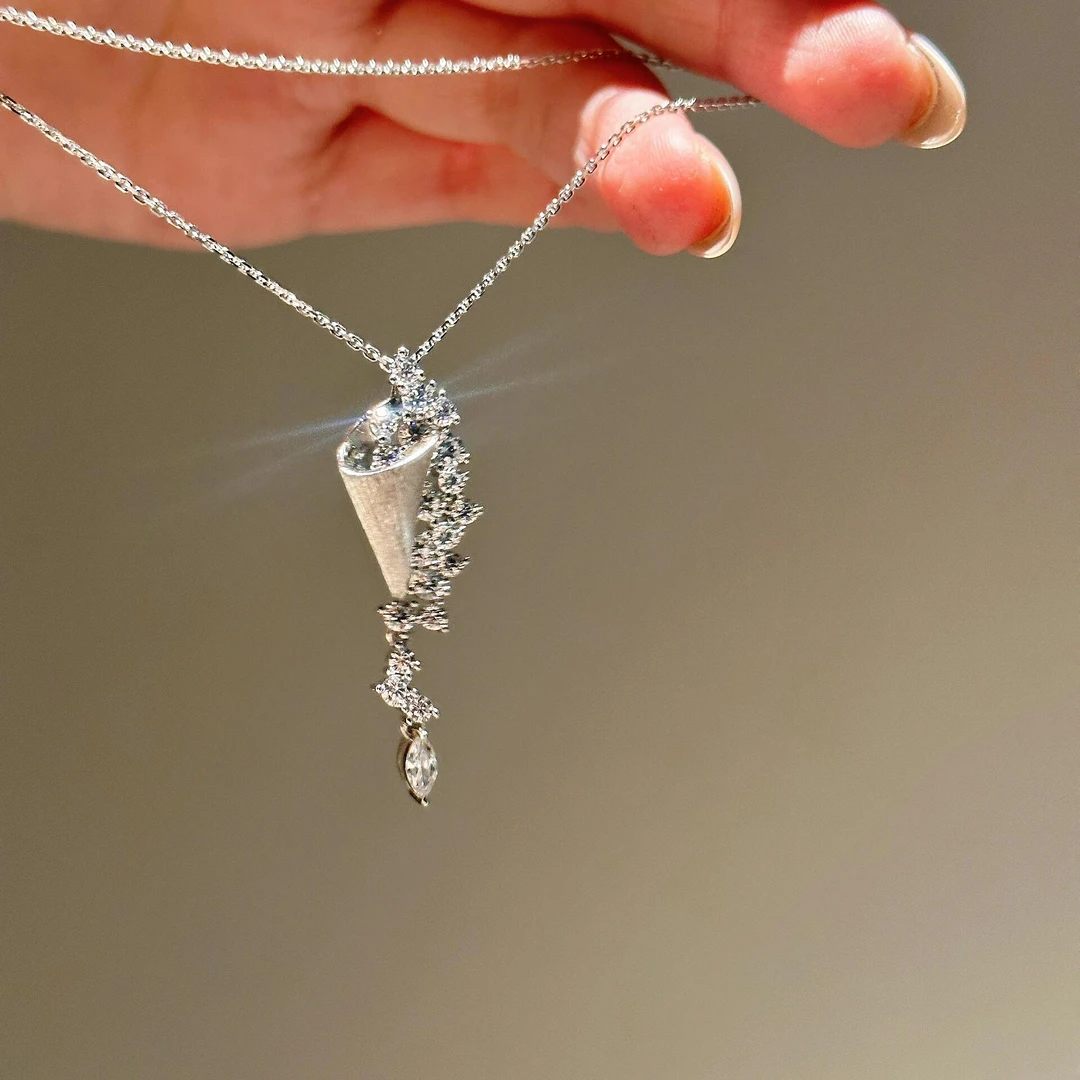 柯柒 钛钢项链 星坠沙漏项链女轻奢小众气质设计感高级精美锁骨链