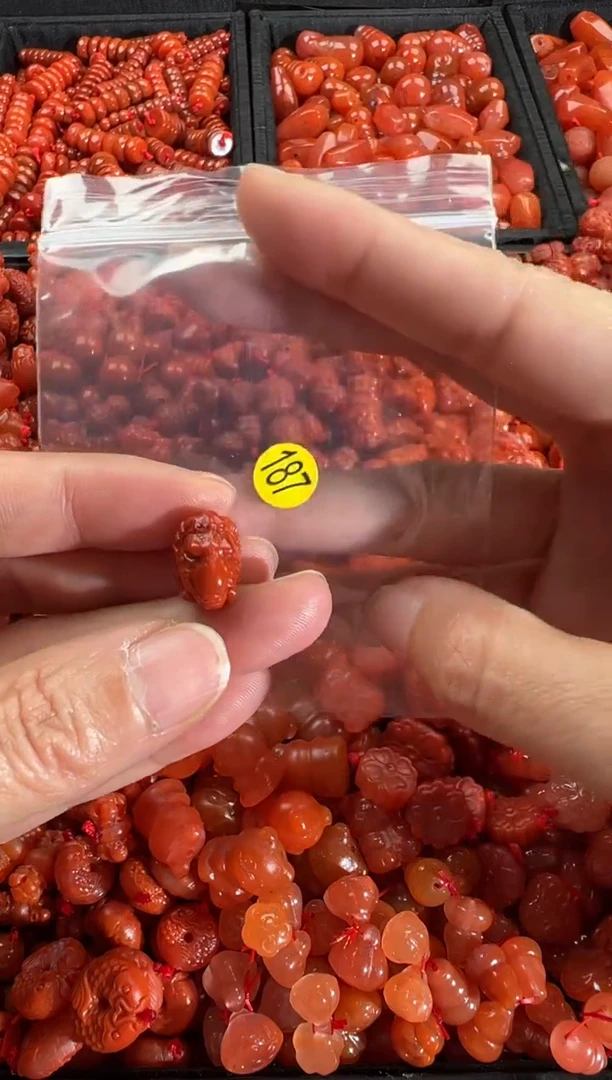 【闪购商品】南红玛瑙颈饰未镶嵌1