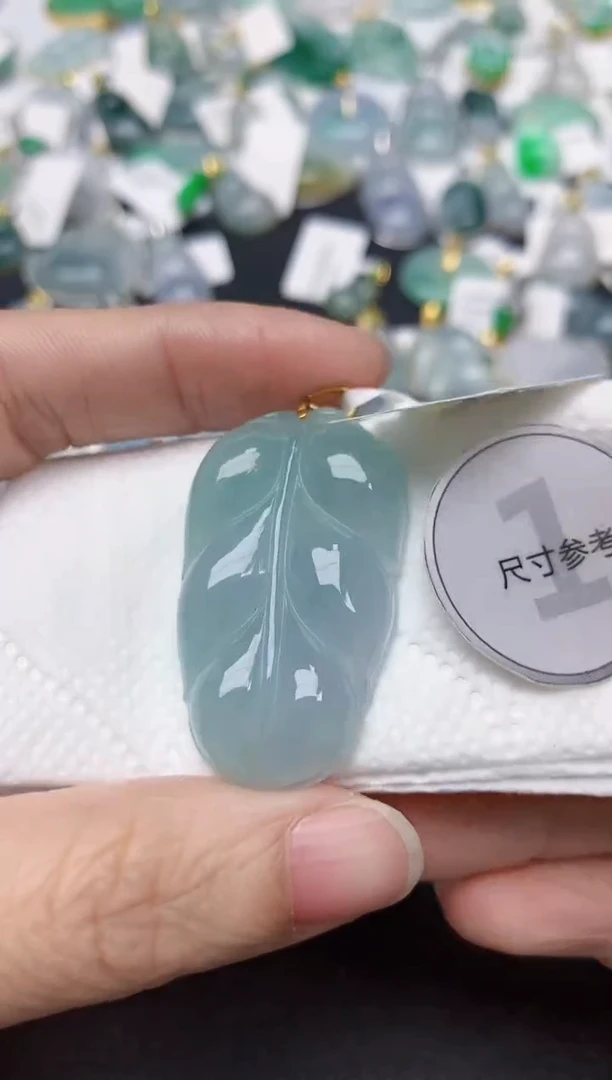 颈饰18K金镶嵌翡翠天然缅甸A货翡翠