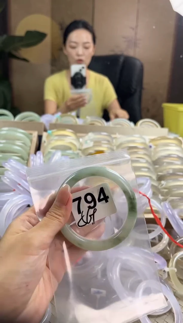 手镯玛瑙/玉髓未镶嵌天山翠默认微抠794