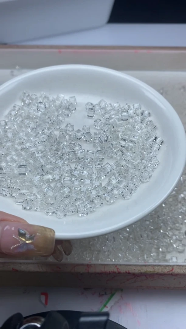 【闪购商品】水晶颈饰未镶嵌w2174白水晶小方块4*4mm*40颗