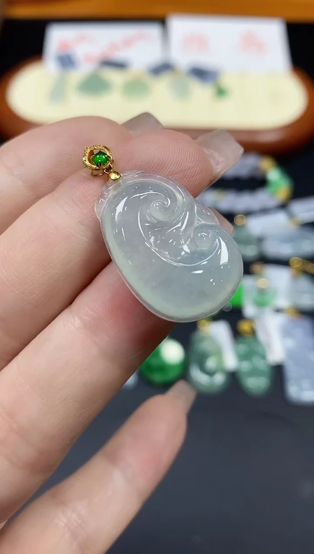 吊坠(不含链)18K金镶嵌翡翠如意18K金扣镶嵌@@CMT