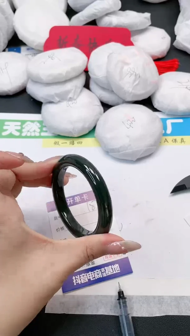 【闪购商品】和田玉手镯未镶嵌187-57