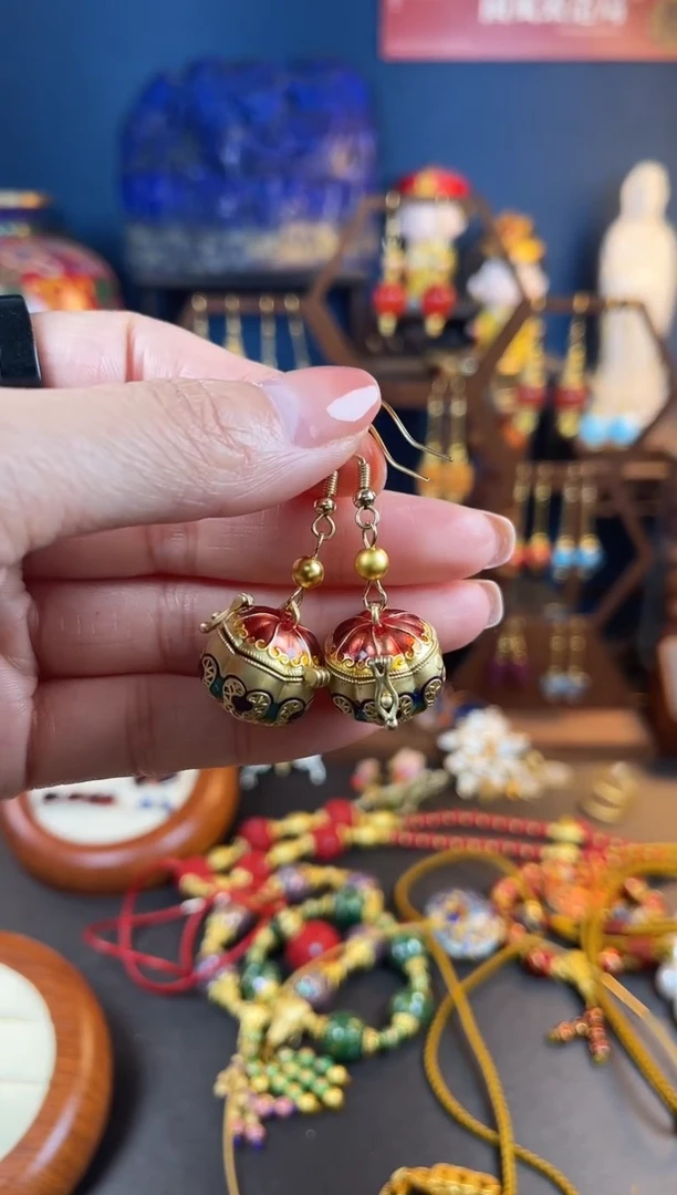 【闪购商品】柿柿如意珐琅耳钩