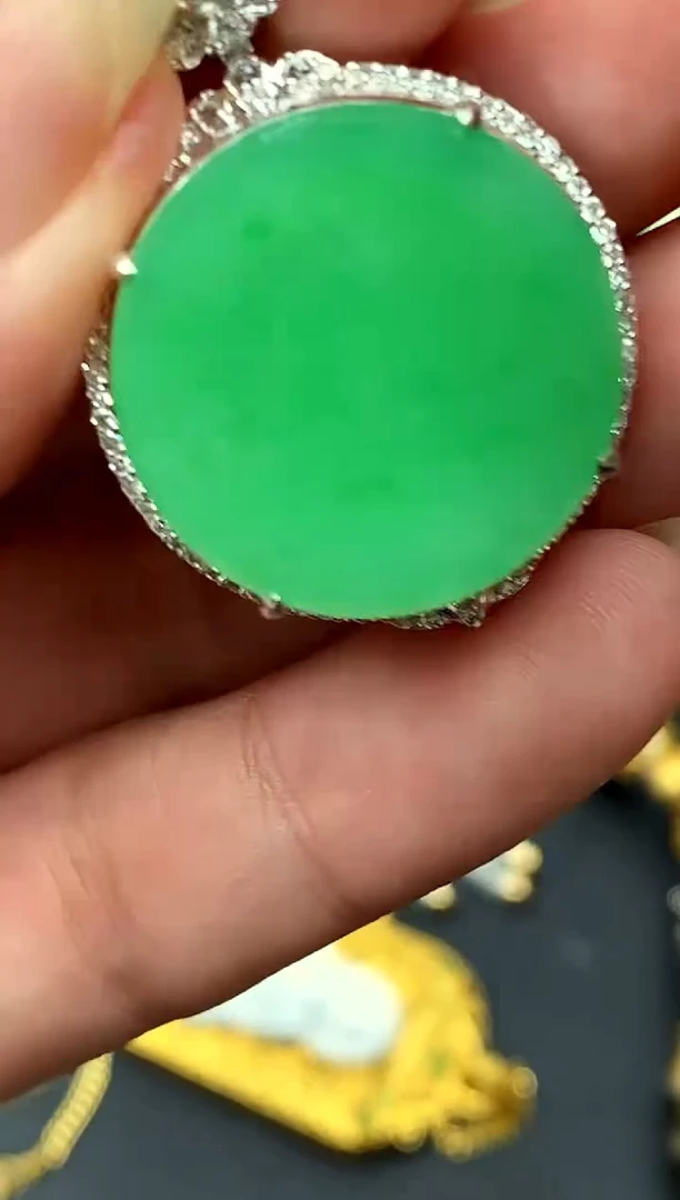 翡翠18K金镶嵌颈饰562-中国好珍宝