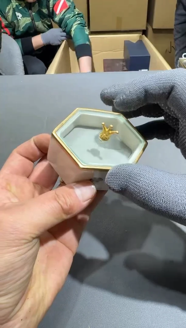 【闪购商品】杯小四孤品收藏中古品