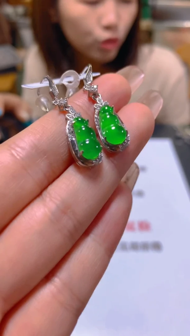 未镶嵌翡翠耳饰多样性发一