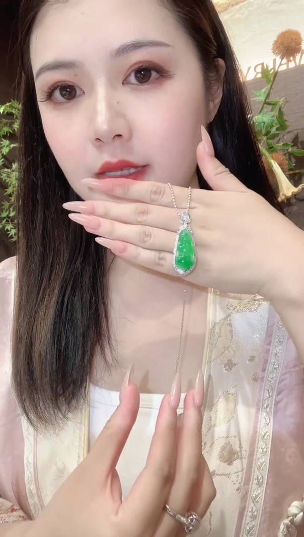 吊坠(不含链)18K金镶嵌翡翠D83
