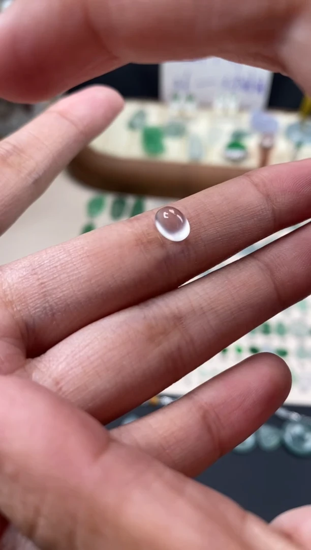 【闪购商品】翡翠颈饰未镶嵌翡翠白冰蛋面