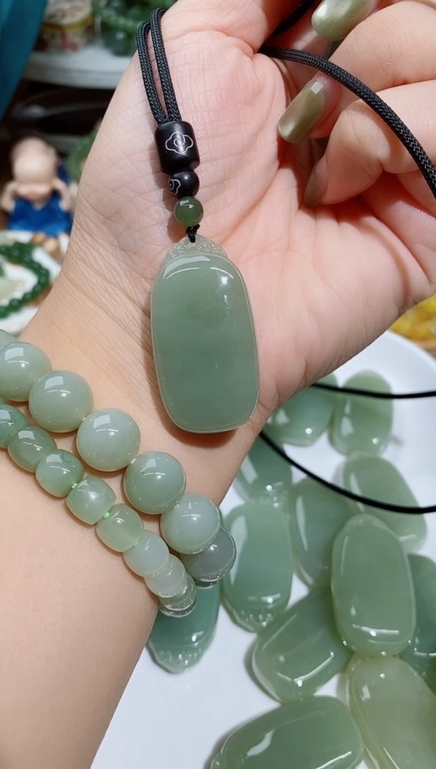 和田玉未镶嵌吊坠(不含链)150一个无事