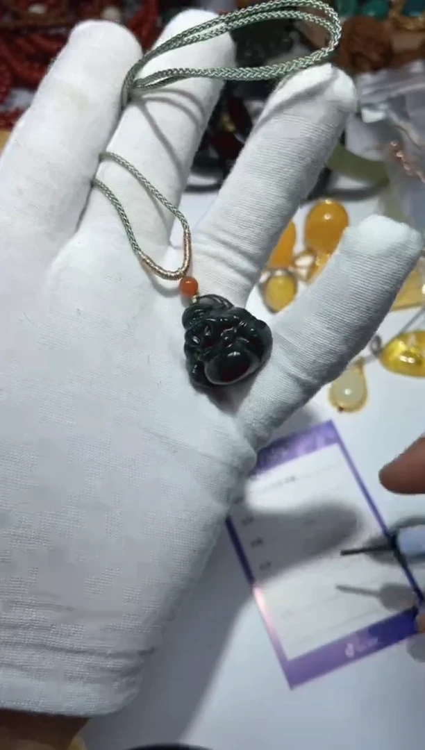 【闪购商品】和田玉吊坠(赠链)未镶嵌吊坠