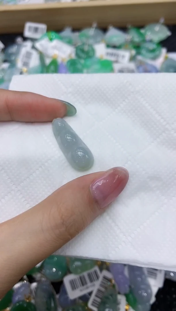 翡翠未镶嵌颈饰111111111111