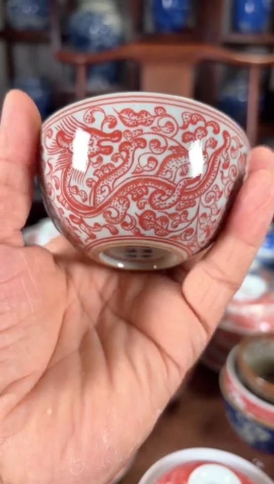 柴窑釉里红缠枝莲草龙杯杯
