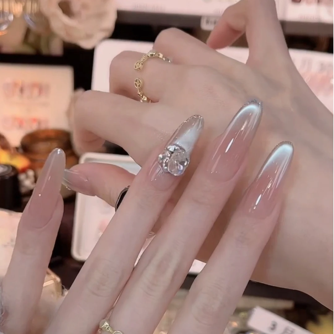 腮红追光裸色渐变猫眼中长款穿戴甲2025春季新款推荐日常气质美甲