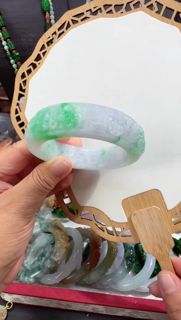 颈饰未镶嵌翡翠手镯5859