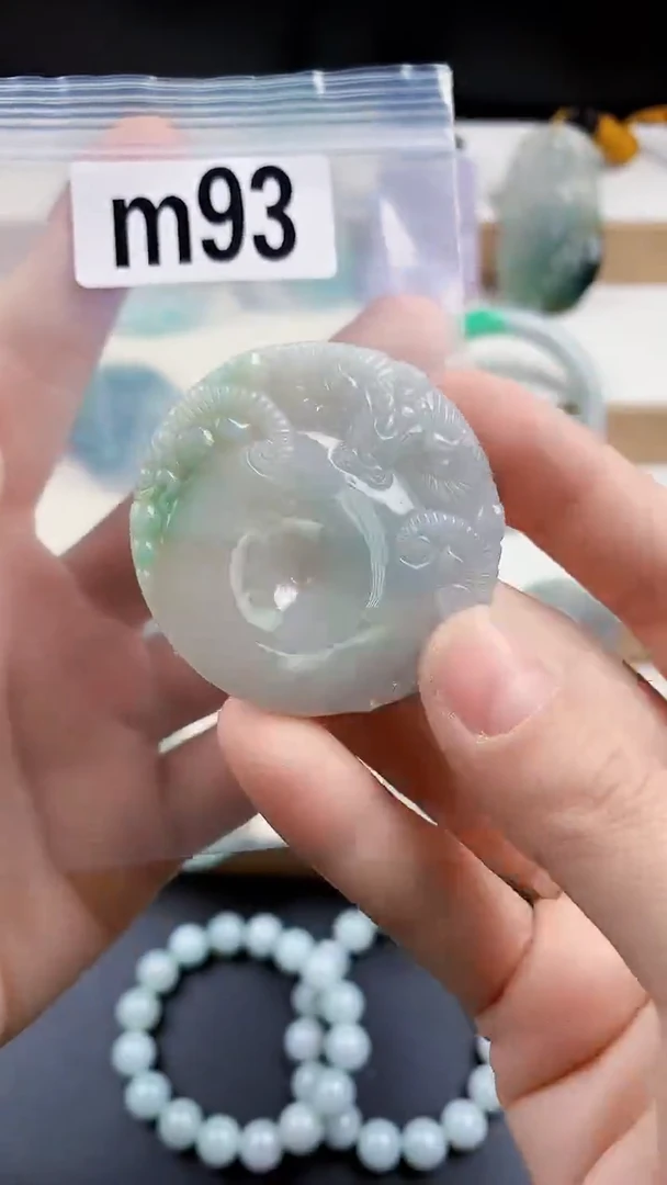 颈饰未镶嵌翡翠天然翡翠吊坠挂件