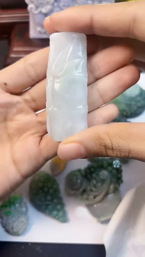 颈饰未镶嵌翡翠1