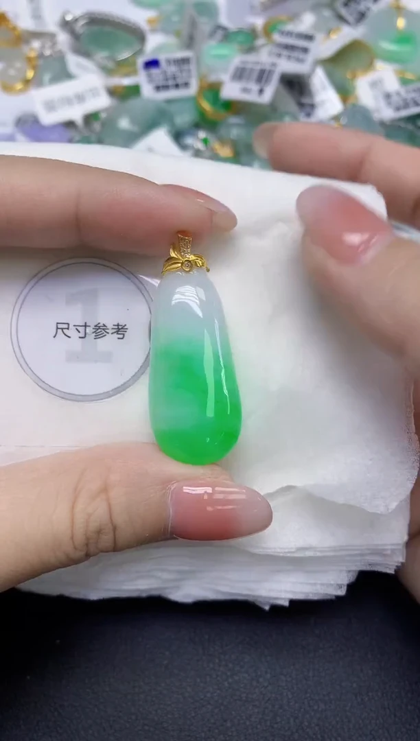 颈饰18K金镶嵌翡翠天然缅甸翡翠A货百元以上9元证书费自理