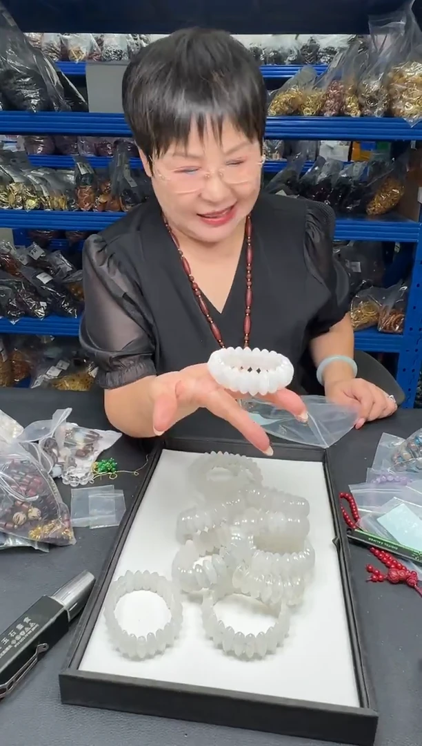 未镶嵌手链水晶68