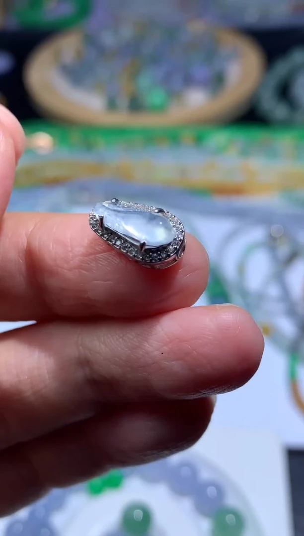 颈饰未镶嵌翡翠净货