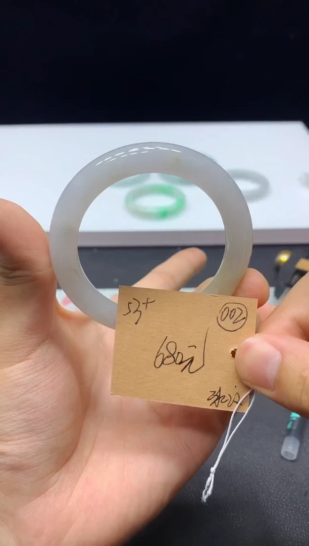 未镶嵌天然A货翡翠手镯定制翡翠现场买断（002）