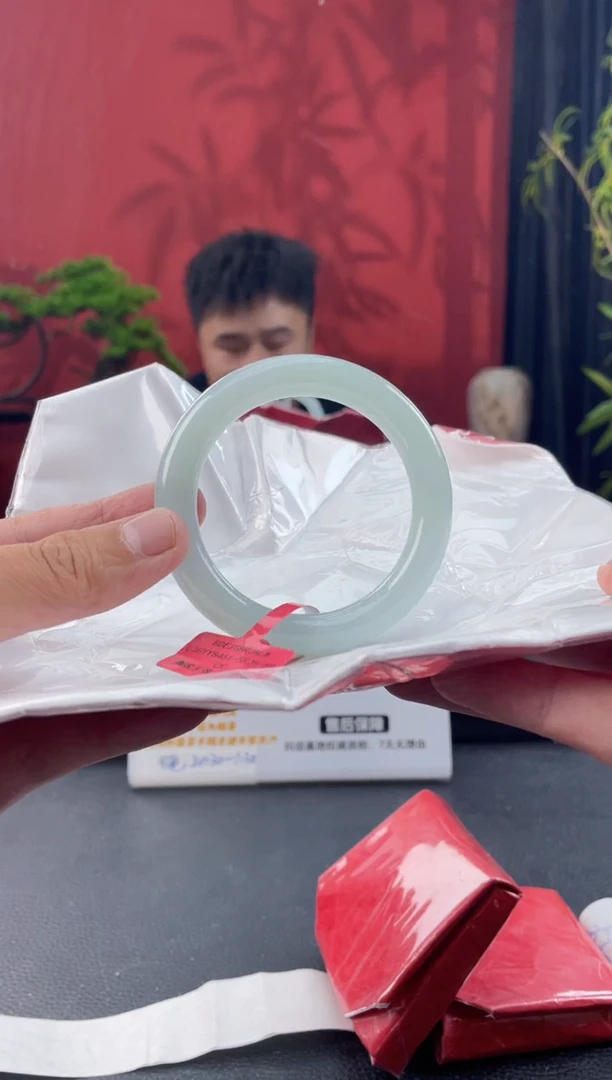 翡翠手镯未镶嵌5