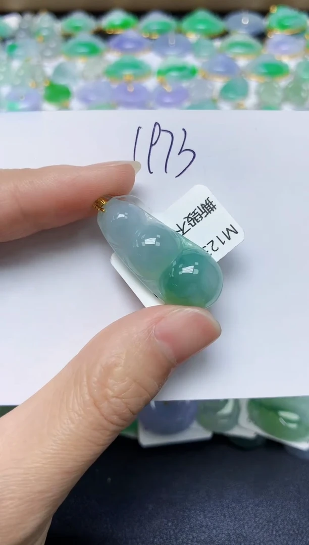 翡翠18K金镶嵌颈饰 天然缅甸翡翠A货