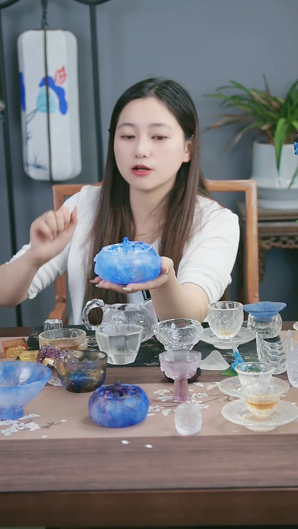 茶盏古法琉璃梅花雕花蓝色香炉