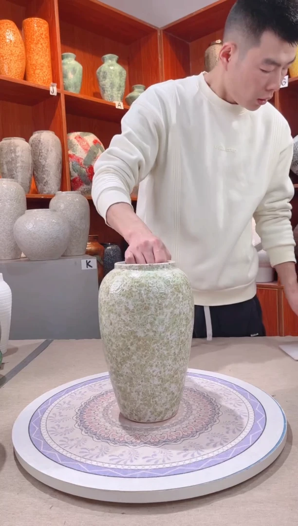 【闪购商品】瓶春意盎然 中号 陶瓷花瓶 无花