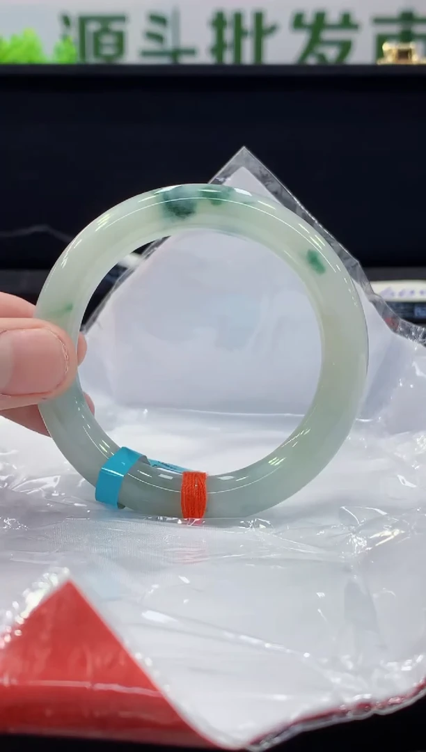 未镶嵌手镯翡翠翡翠手镯