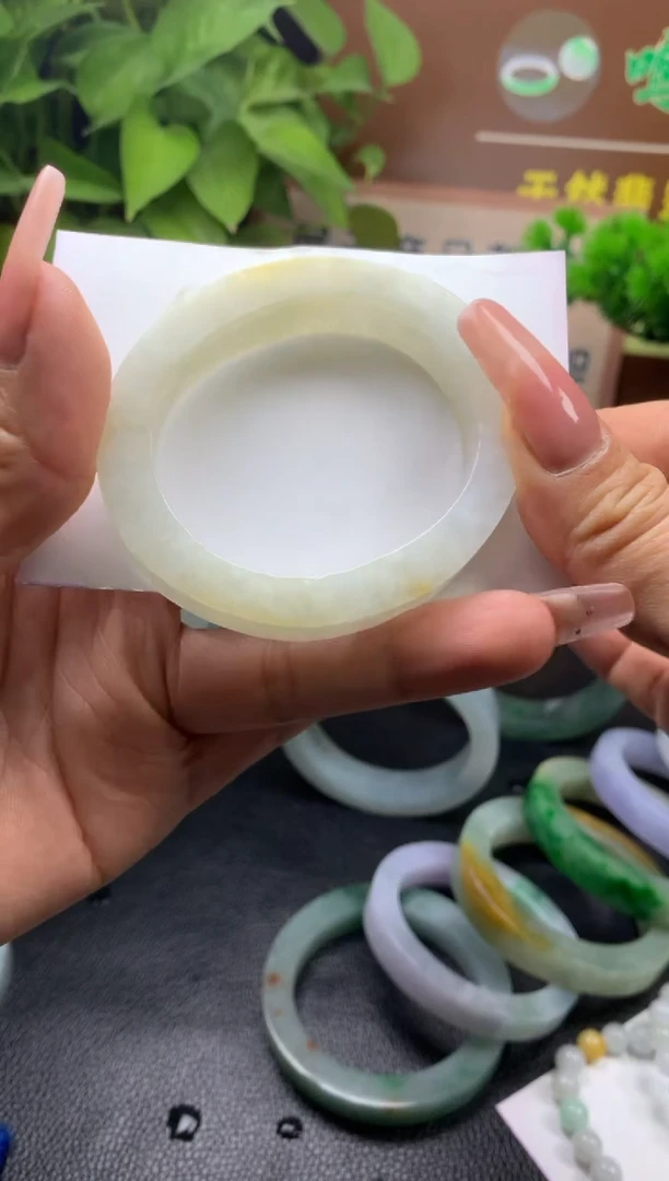 【闪购商品】定制翡翠定制未镶嵌毛胚贵妃（52-56）