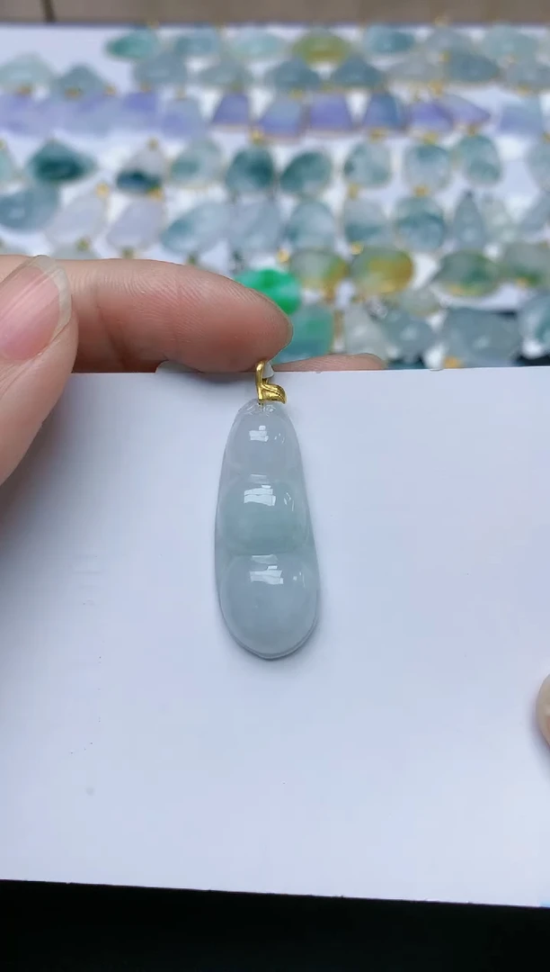 翡翠18K金镶嵌颈饰天然缅甸A货翡翠