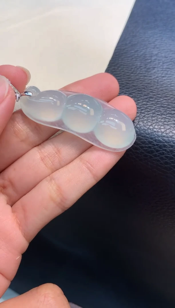 颈饰18K金镶嵌翡翠1