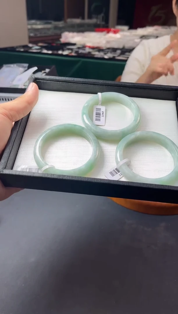 未镶嵌手镯翡翠11965/多样性发一个