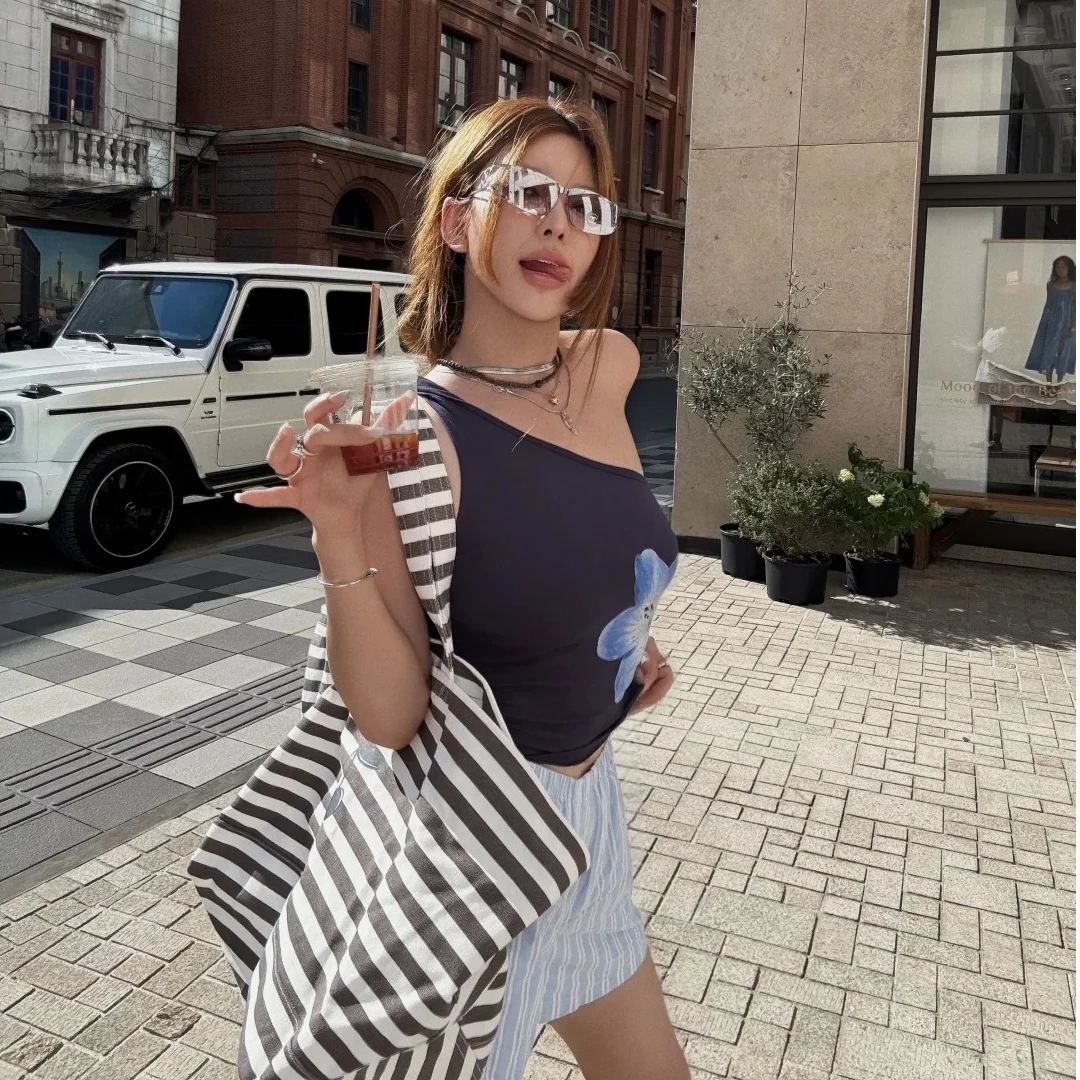 2025夏季新款时尚打底斜肩背心气质显瘦纯欲风辣妹性感外穿上衣女