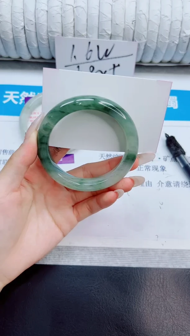 未镶嵌手镯石英质玉217/56.2