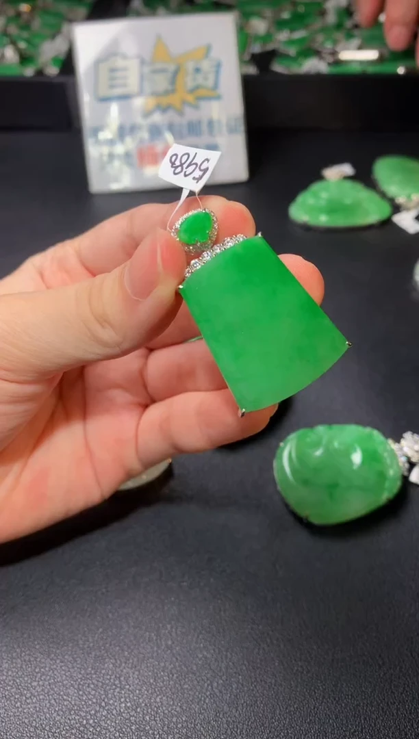 翡翠银S925镶嵌颈饰翡翠