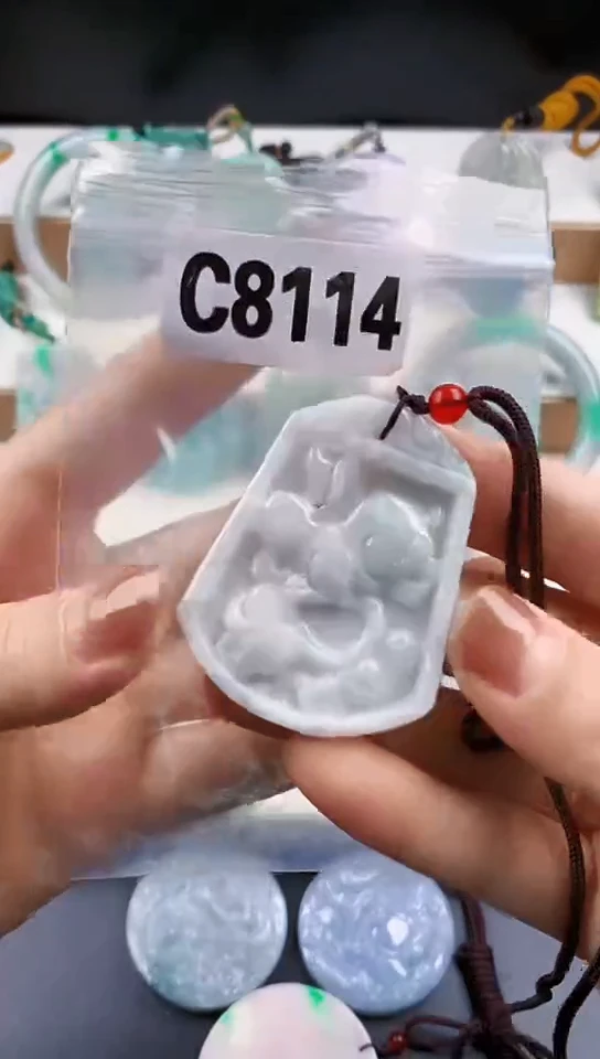 颈饰未镶嵌翡翠天然翡翠吊坠挂件