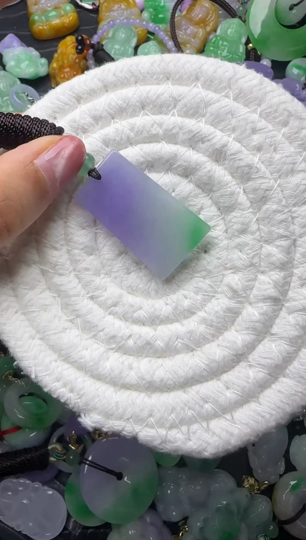 颈饰未镶嵌翡翠缅甸翡翠吊坠