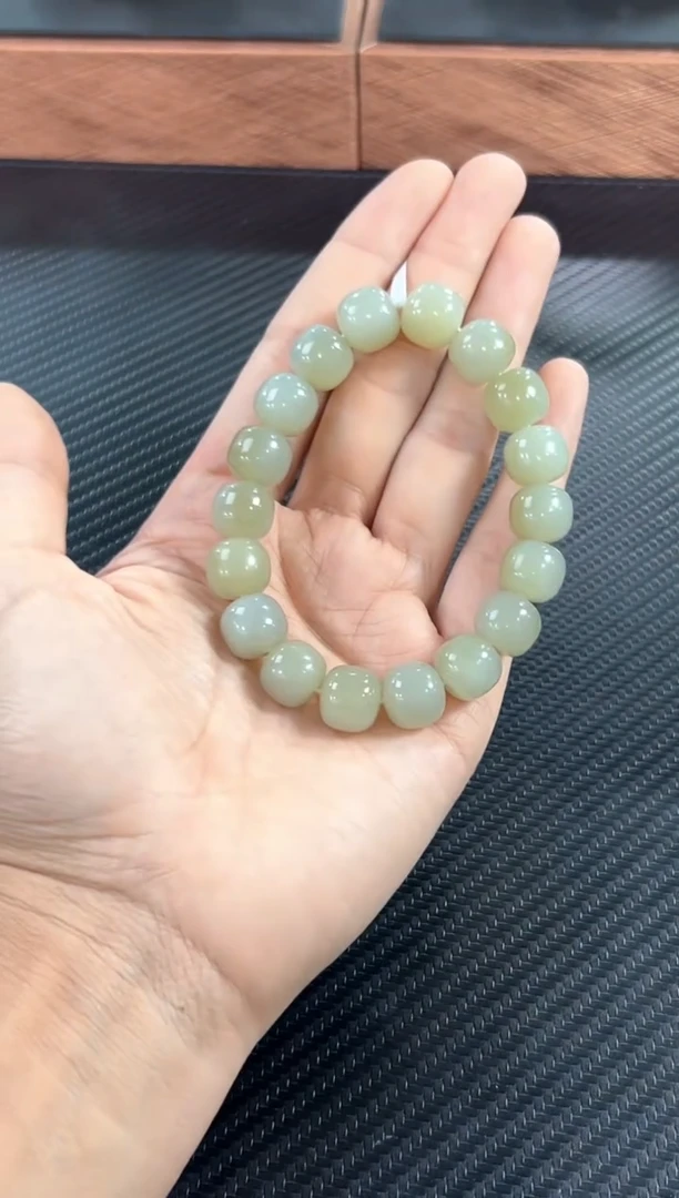 未镶嵌手串和田玉且末微色差近矿卡11*12