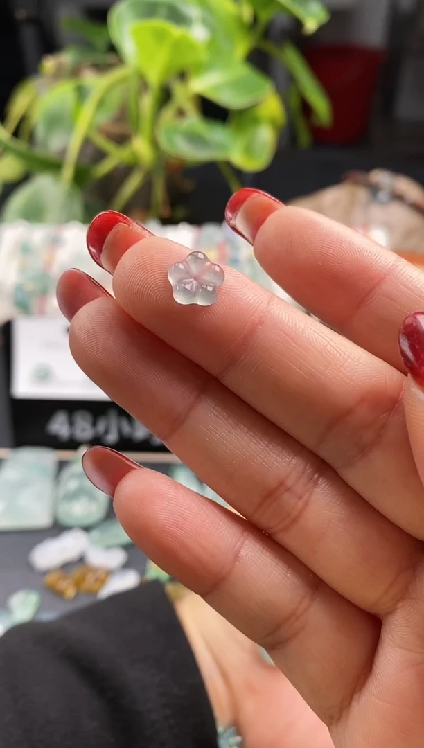 【闪购商品】翡翠散珠小花裸石