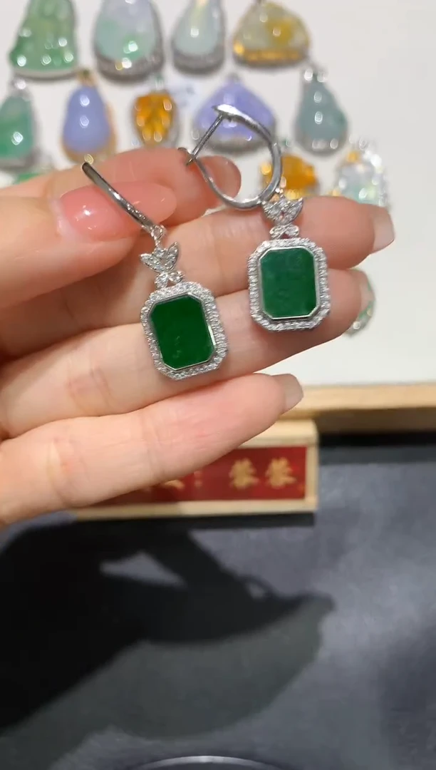 【闪购商品】翡翠吊坠(不含链)银S925镶嵌1多人多样性随机发货1件