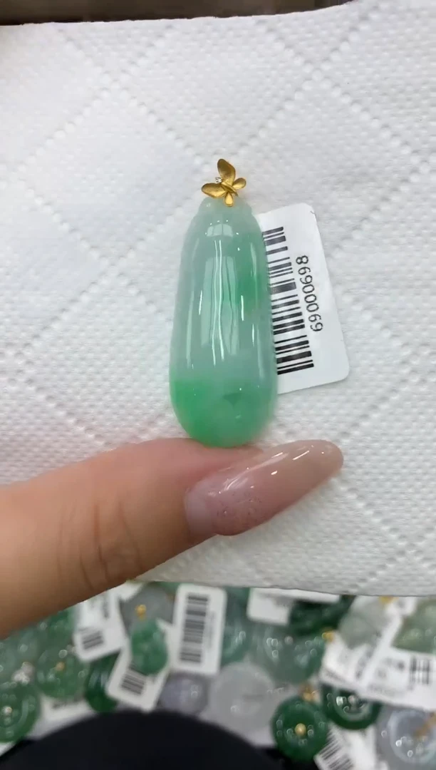 颈饰18K金镶嵌翡翠1111111111