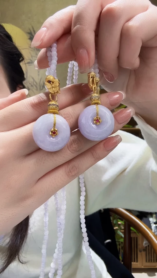 颈饰未镶嵌翡翠多样发其一个