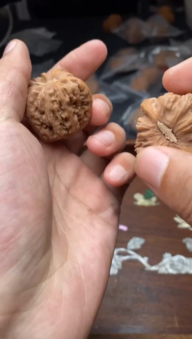 【闪购商品】文玩核桃把件A203号36尺密纹